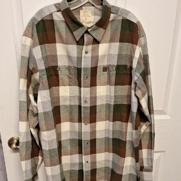f Casual Button Down Shirt Brown and Green Plaid Size XL.  LIKE NEW - Picture 1 of 4